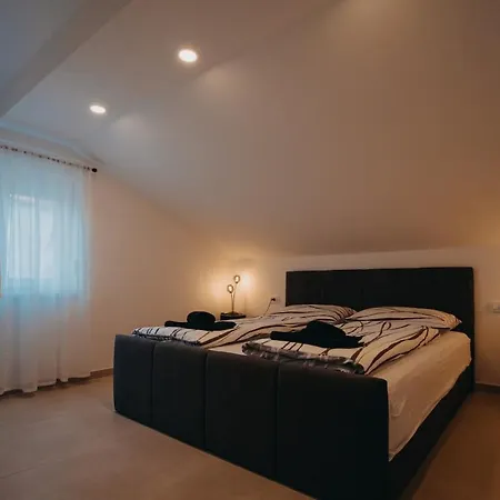 Penthouse Oasis With Sea Views And Terrace アパート