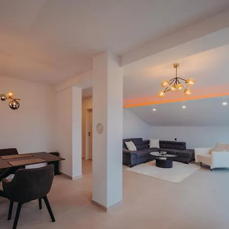 Penthouse Oasis With Sea Views And Terrace *