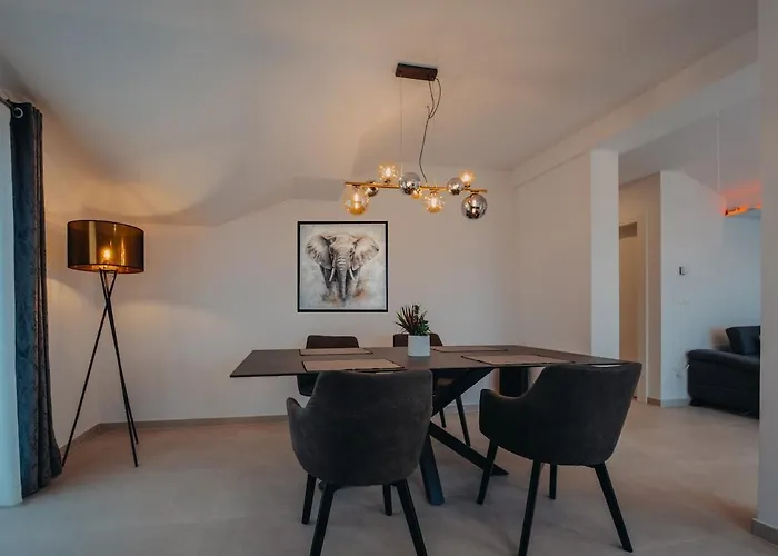 Appartement Penthouse Oasis With Sea Views And Terrace Zadar