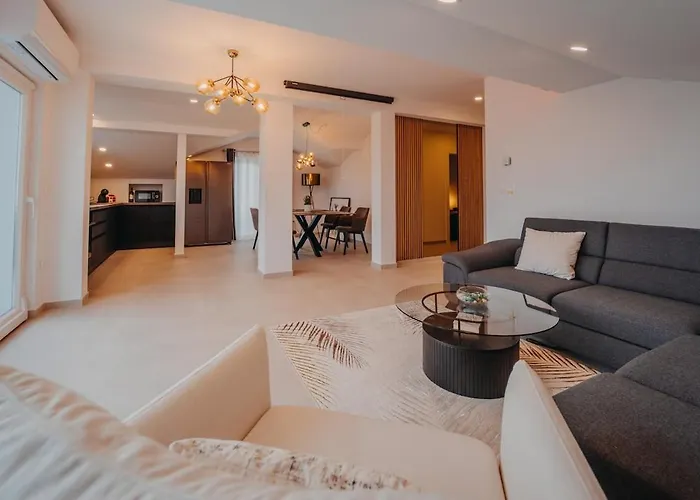 Penthouse Oasis With Sea Views And Terrace Appartement Zadar