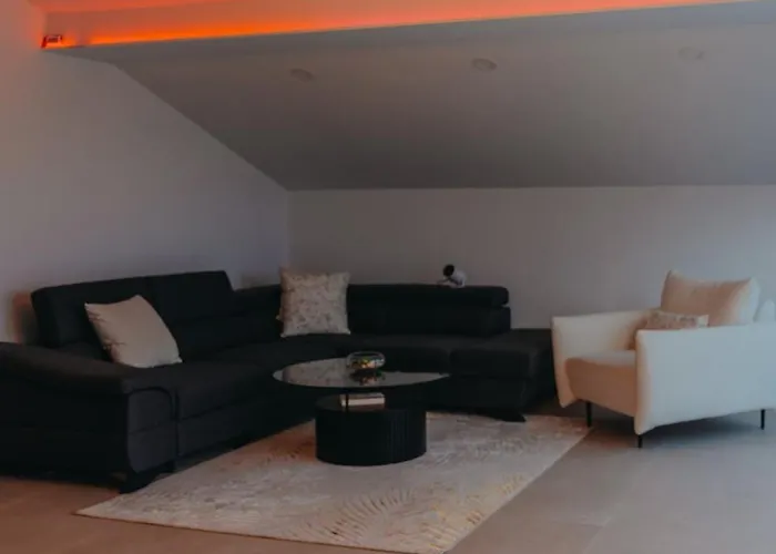 Appartement Penthouse Oasis With Sea Views And Terrace Zadar